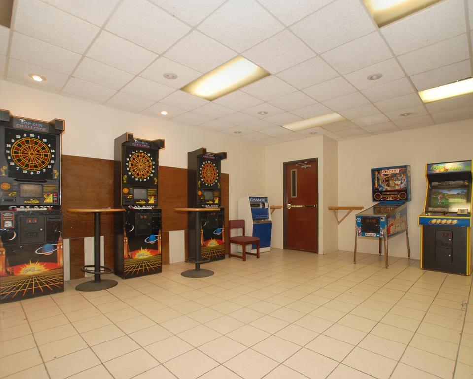 Knights Inn & Suites St. Clairsville Bagian luar foto